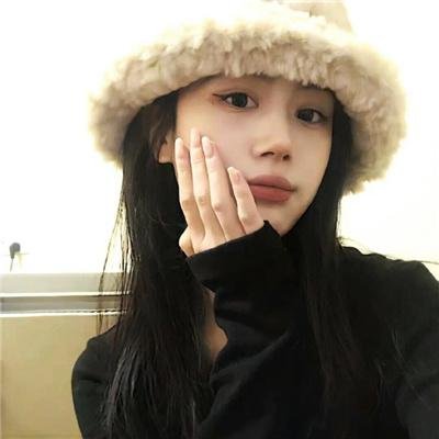 镜中的女孩